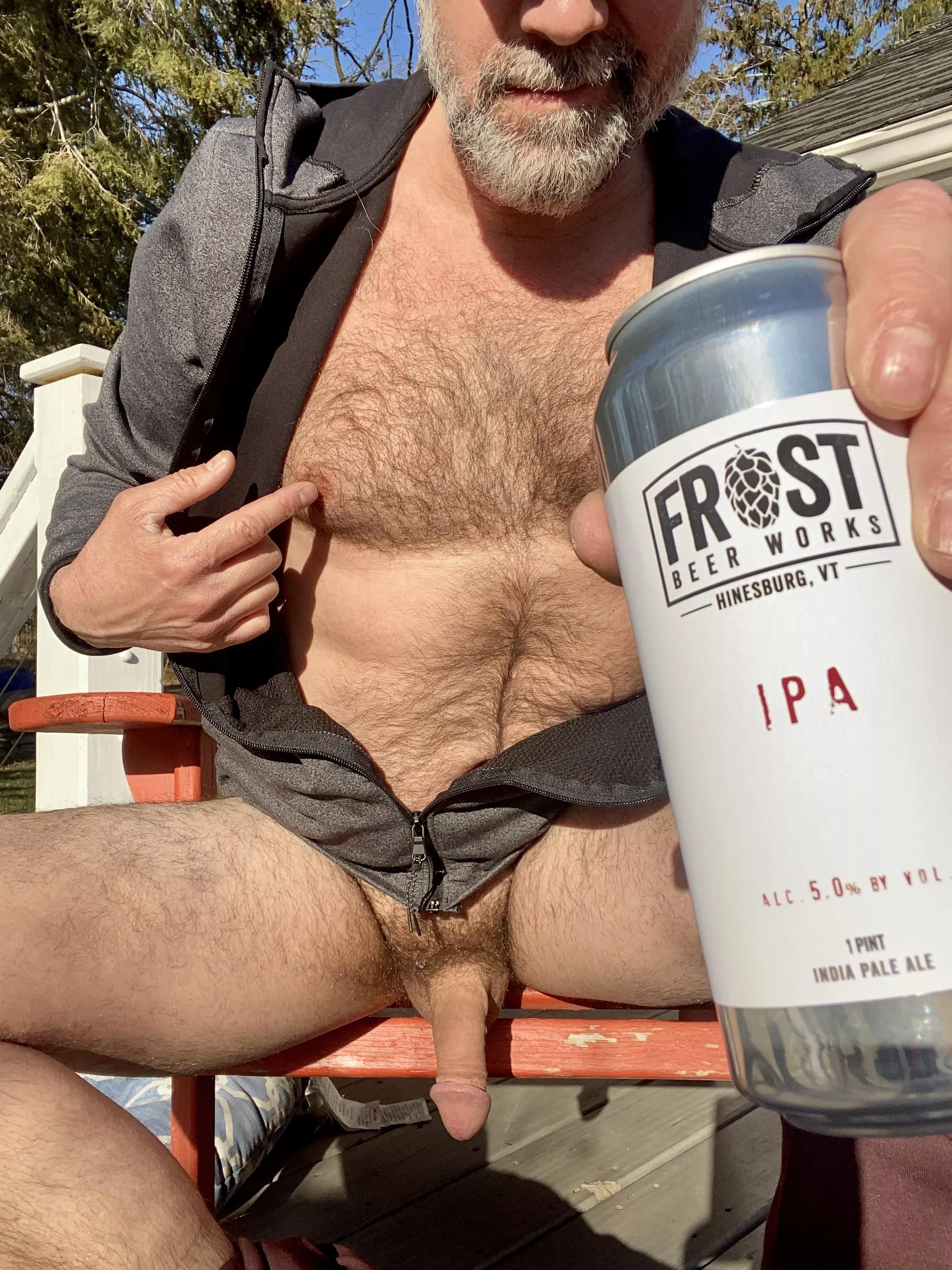 The label says Frost, but it’s pretty damn lovely out posted by hairy_monkee