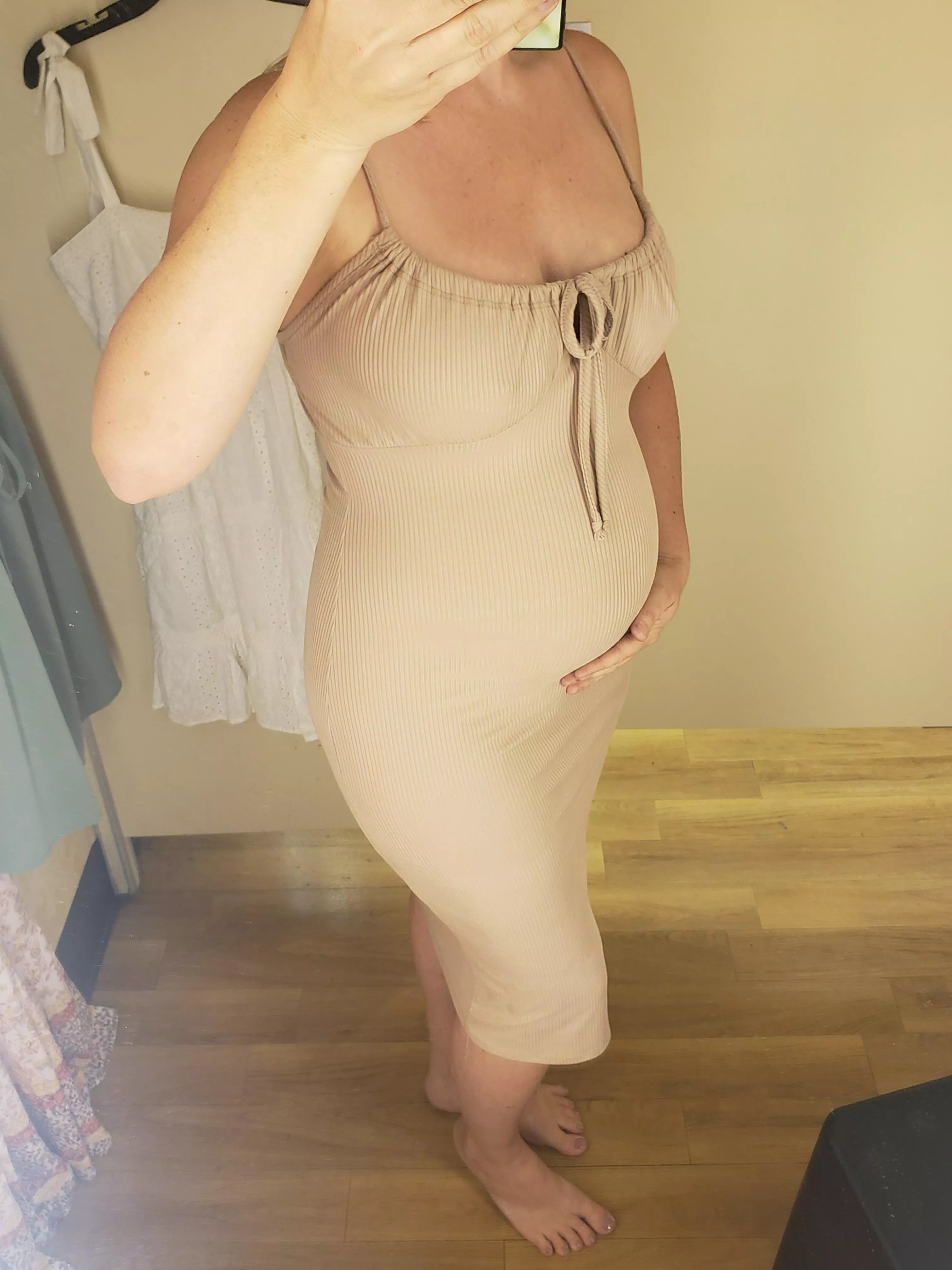 the lighting in the changing room was 👏🏻🔥 posted by bonerrificcpl