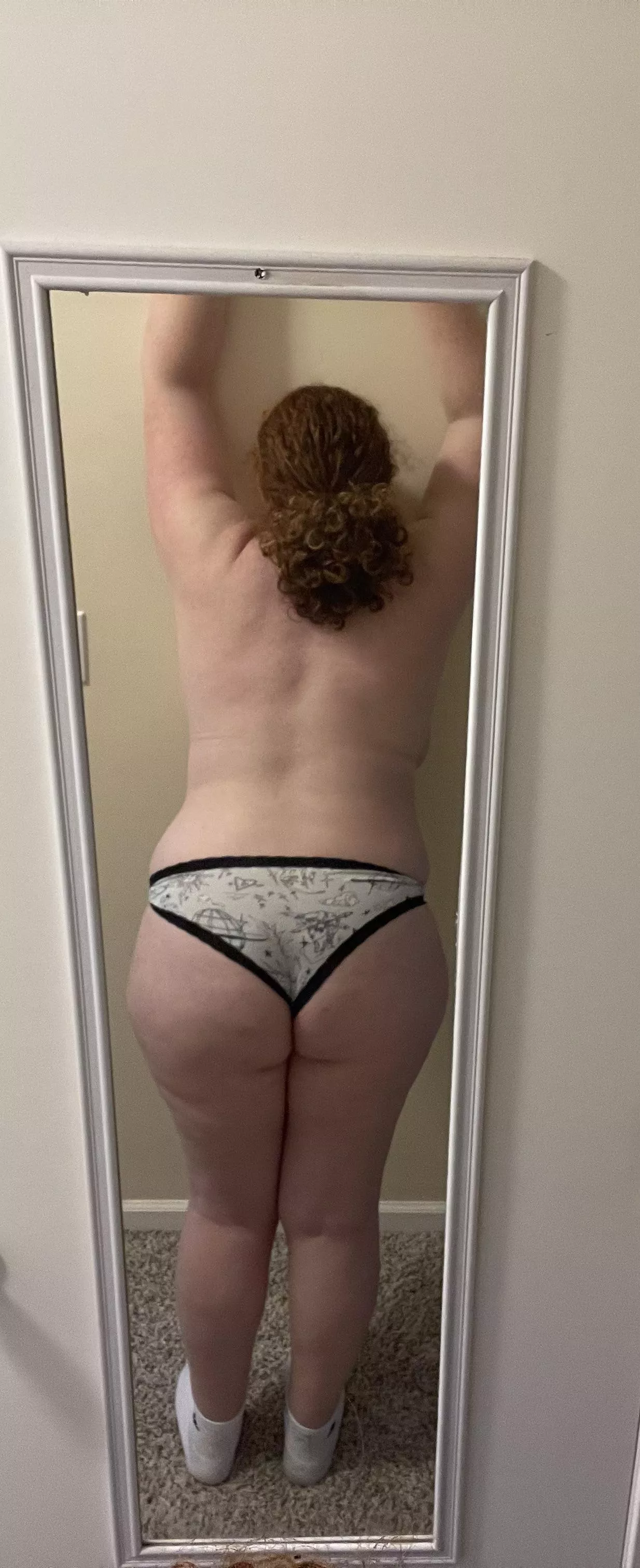 The mirror told me I have the fairest booty of them all 😍 posted by redheadbeauty110