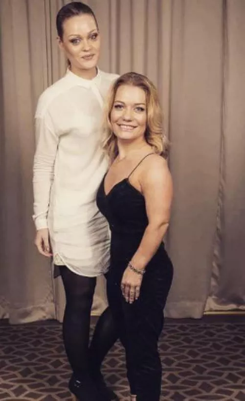 The one to the left aint even tall by blackedsecret