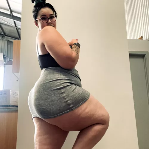 The other thigh is just as big 🥵 by unluckyxo