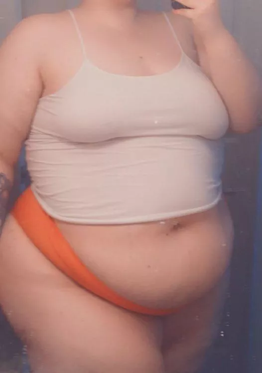 The perfect cuddle partner 🤤 feed me and tell me I’m pretty 😇😉 posted by MrsJiggly