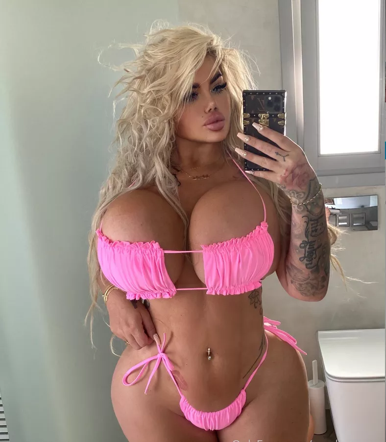 The perfect woman posted by BimboSimp