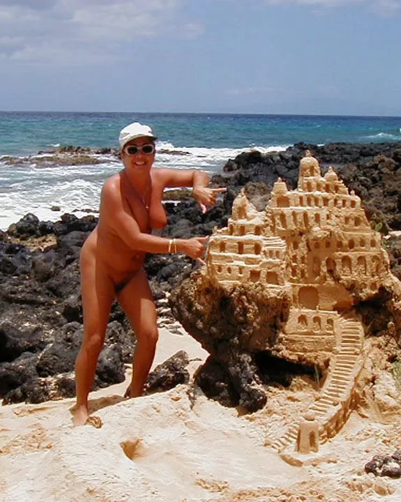 The Queen and her castle posted by NaturistPictures