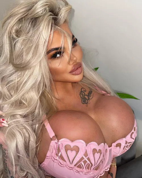 The queen still got it by oxford_stud