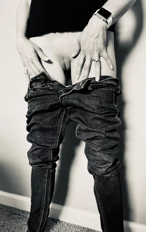 The ring makes it sexier, doesn’t it? (46) by Imaginary-Error-4253