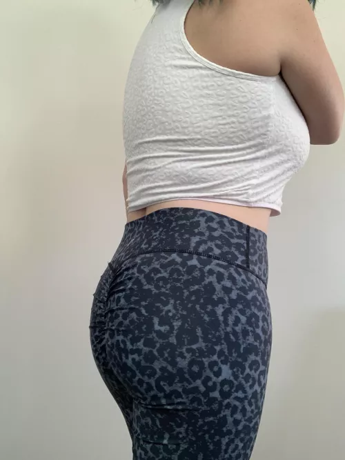 The ruched yoga pants hit different 😎 by CheekyJulietXO