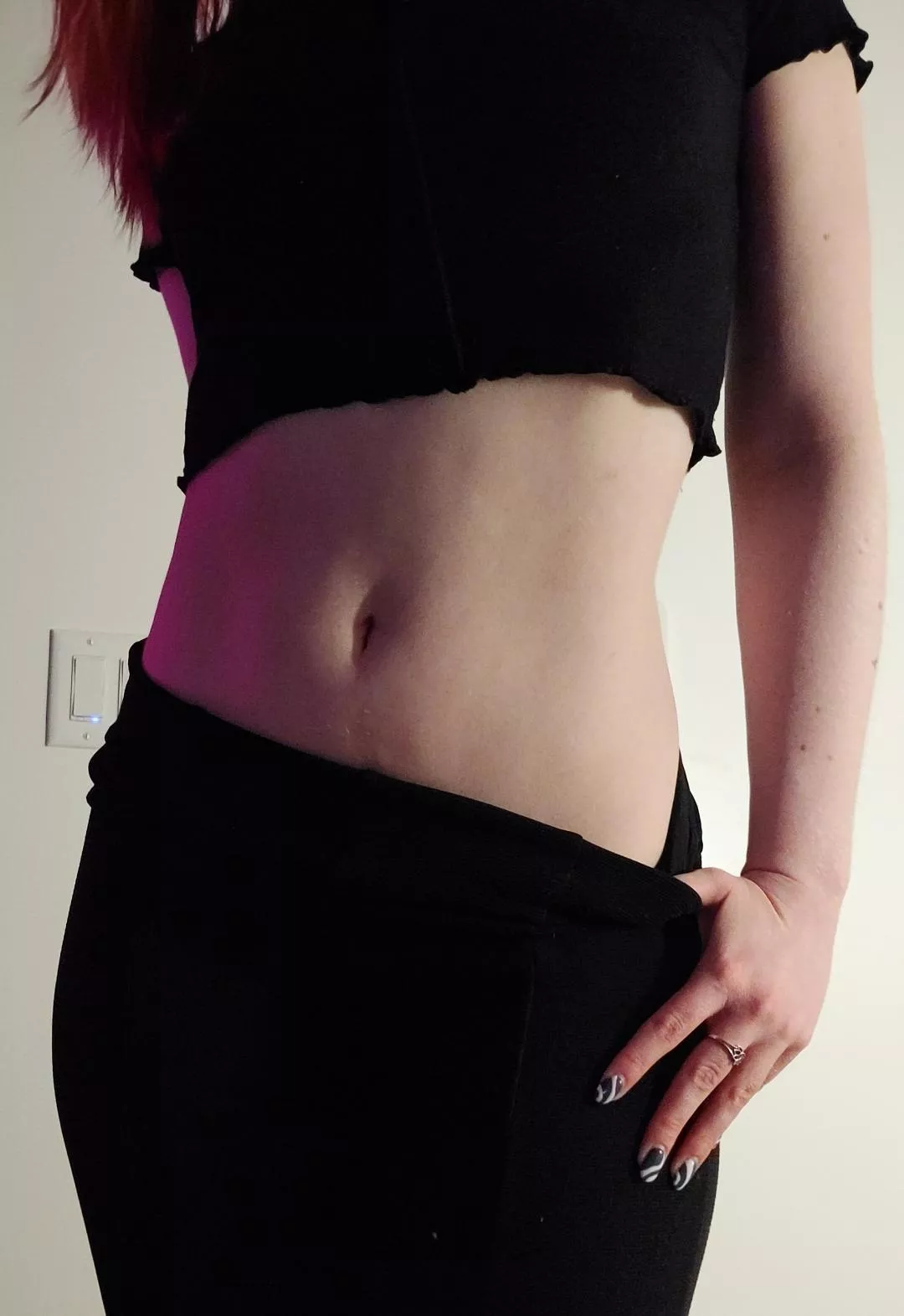 The shadows are very flattering, I swear my body does not look like this😂 posted by bowiebe2