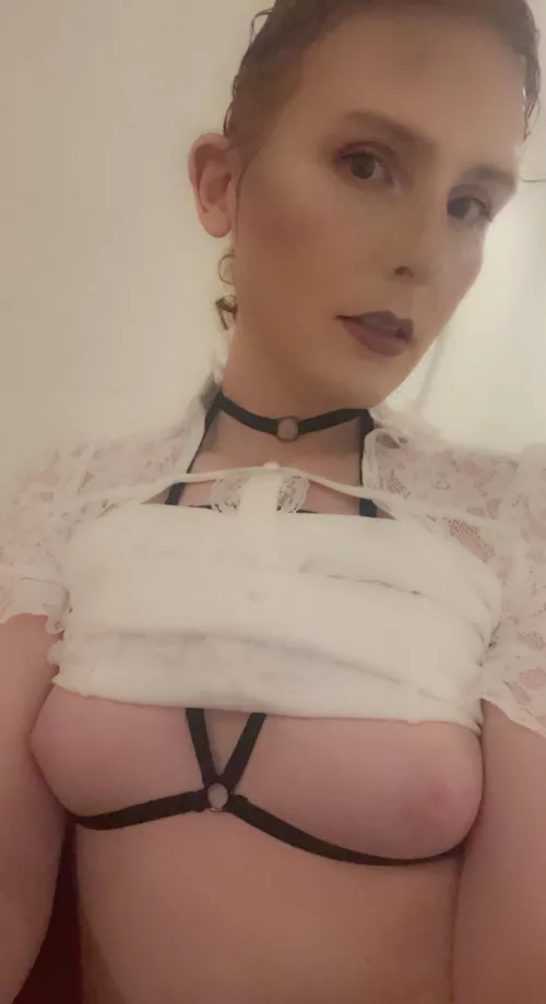 The shirt looks better like this by kaylabunnyears