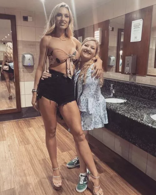 The short one knows she is inferior but doesn’t mind at all by yassjobbs