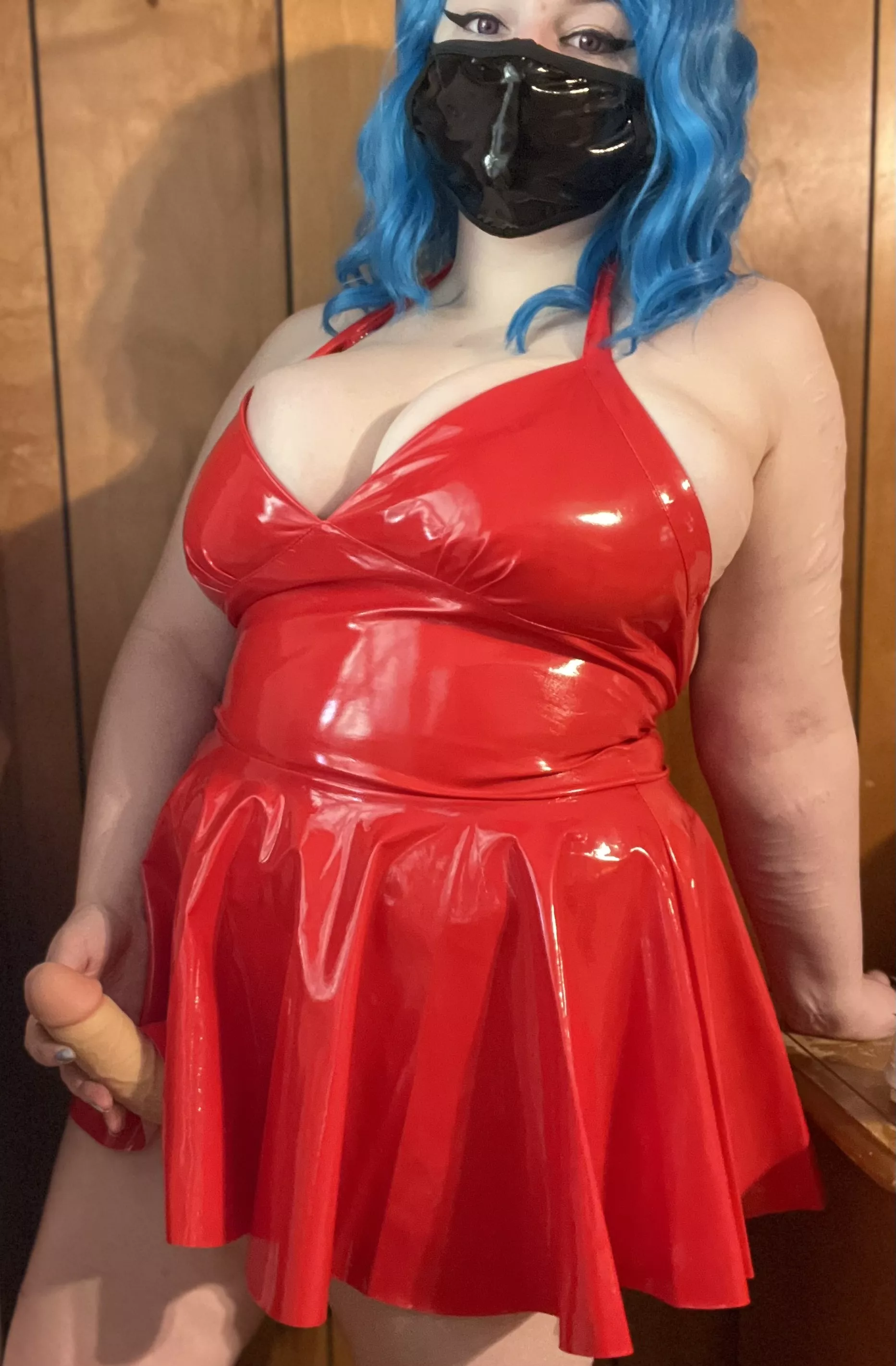 The site of a big strap makes your mouth water, doesn't it? posted by misslofn