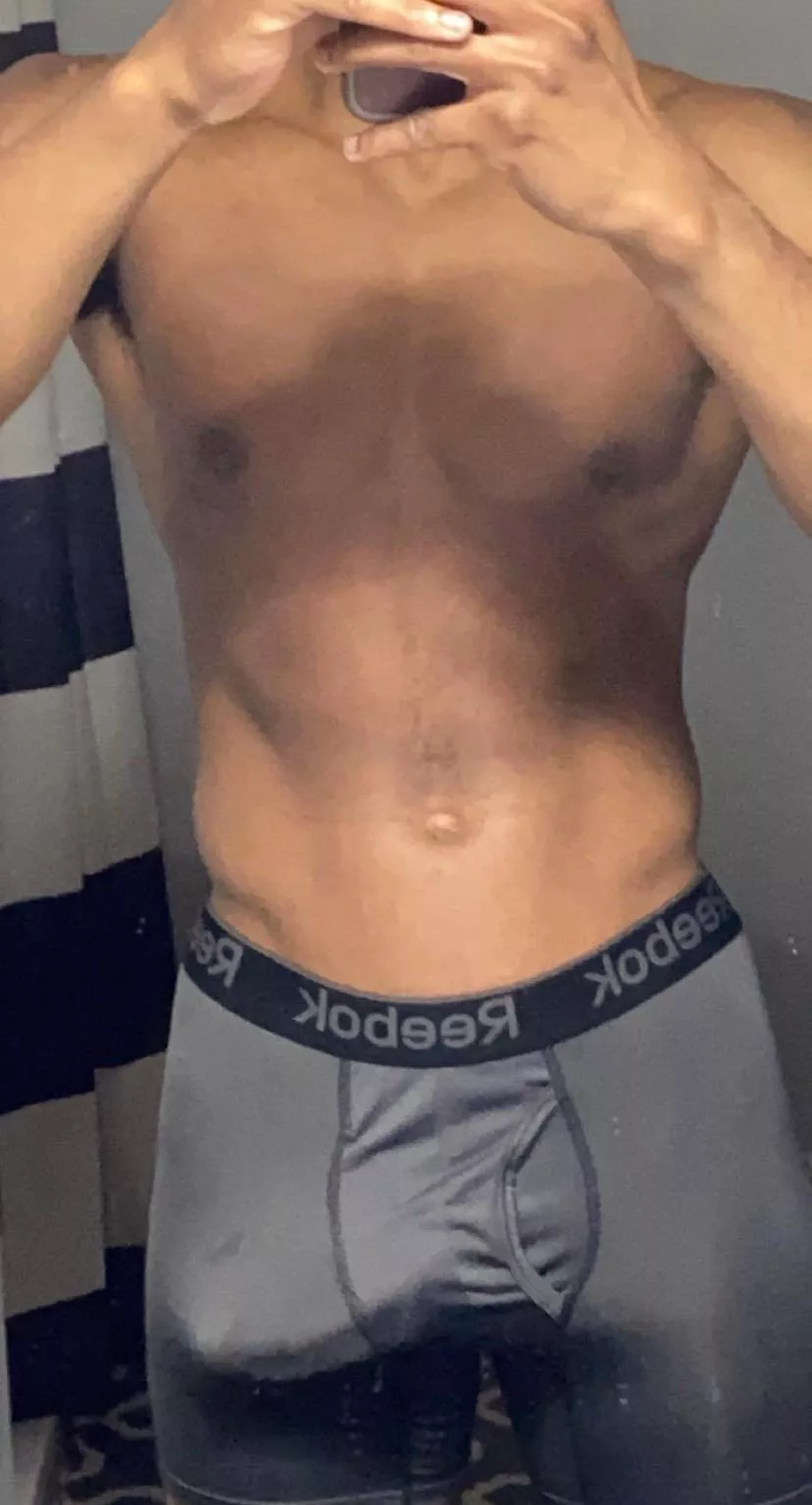 The size of my thigh posted by 420d1ck