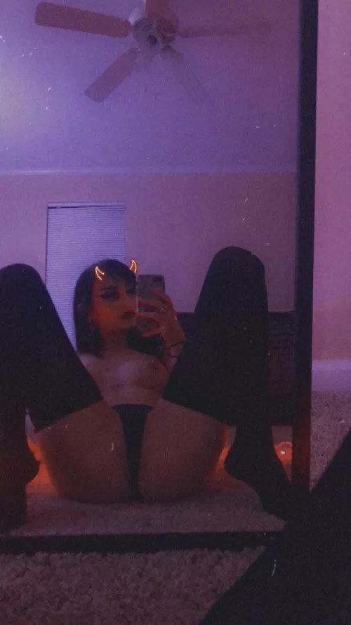 The socks stay on during sex by mothbonesx