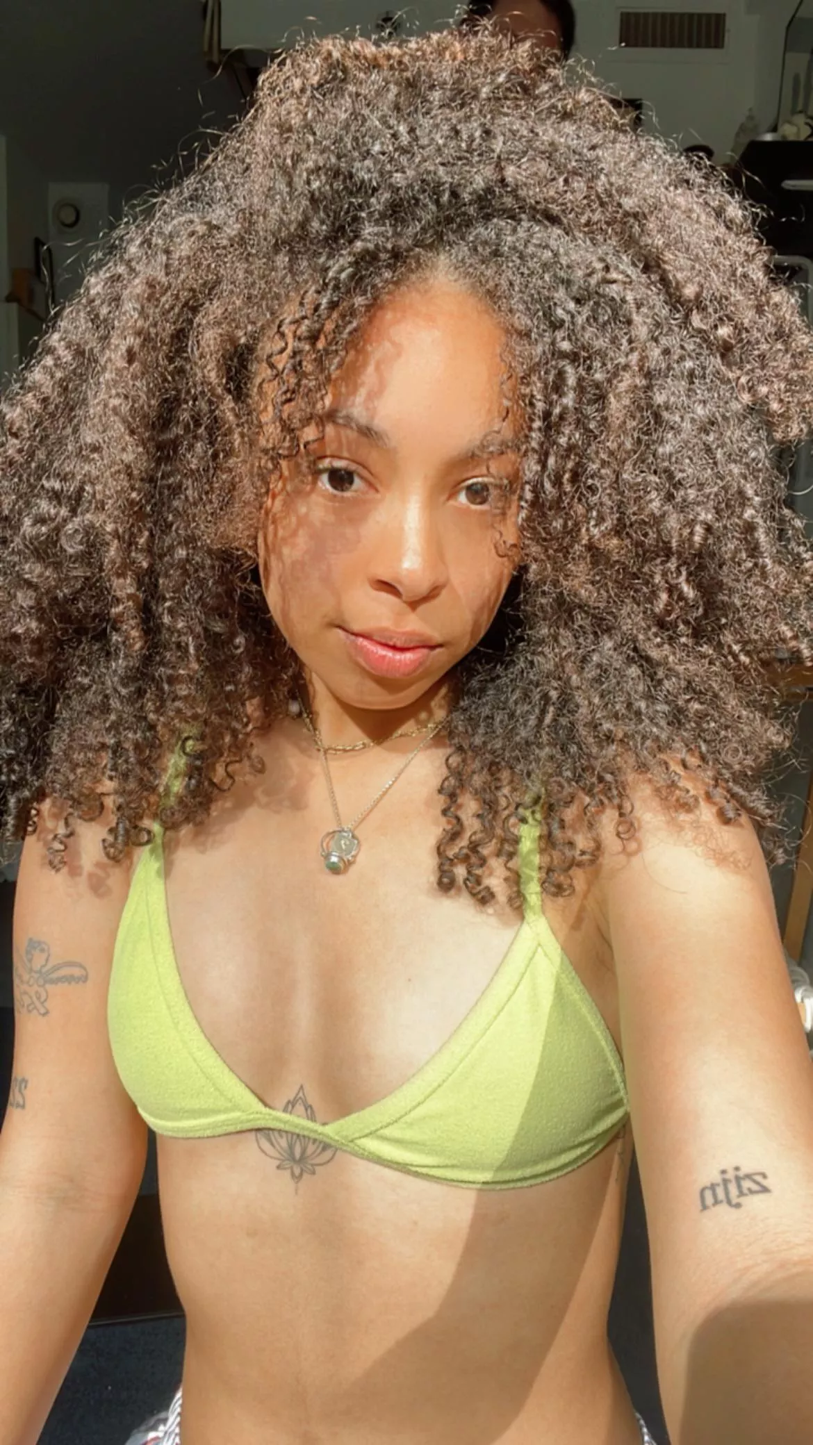 The sun is shining and so am I :) posted by Misscharlierose