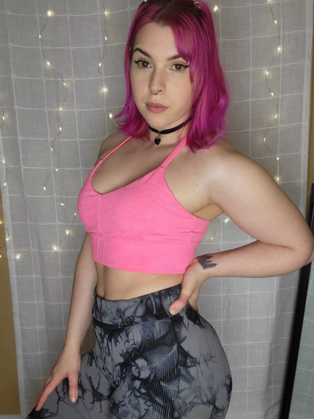 the tiktok leggings really accentuate my booty posted by Ok-Source6878