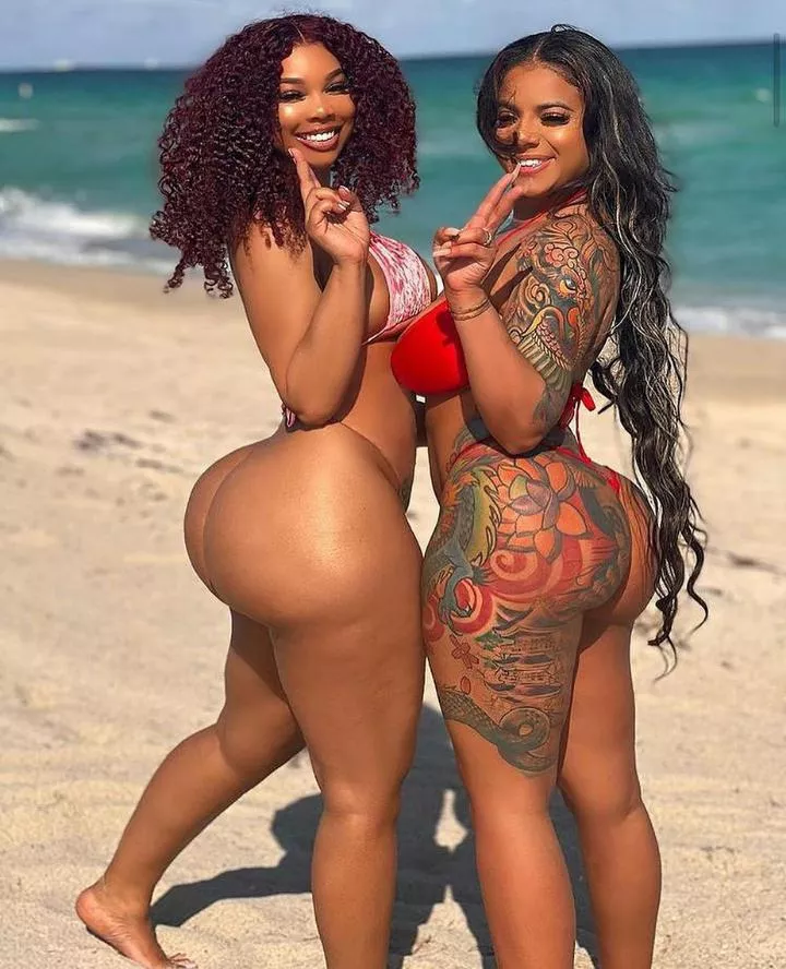 The twins beach.💏🏖🌊 posted by kilfuck