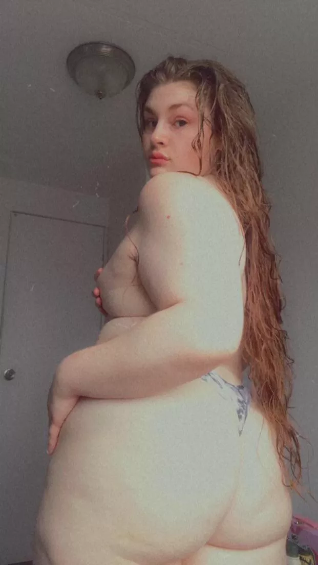 The type of pics I’d text to my next bf after a shower posted by PrincessAJxo