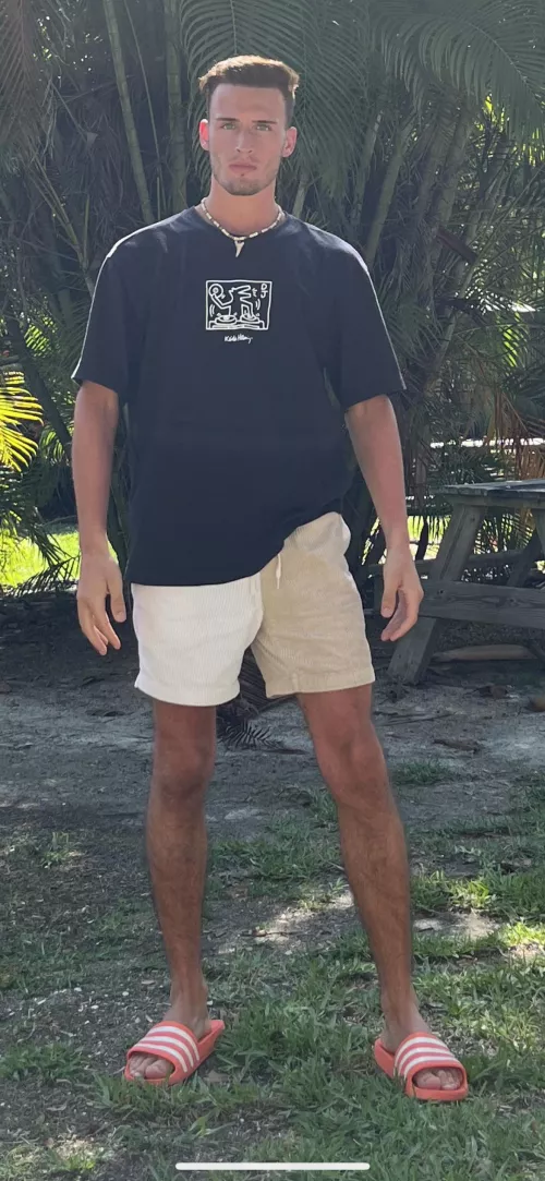 The way I was so embarrassed while taking this photo 😬 by gryphonmichaels99