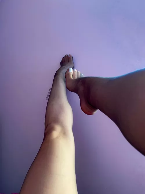 The way they hug my arch by karlakinx