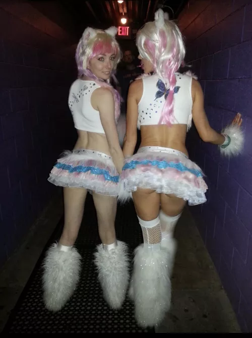 The way to start an amazing night! Always bring your girlfriend to bed! by Dee_the_fox