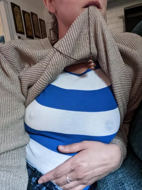 The white stripe shows all ;) by giddystoryteller