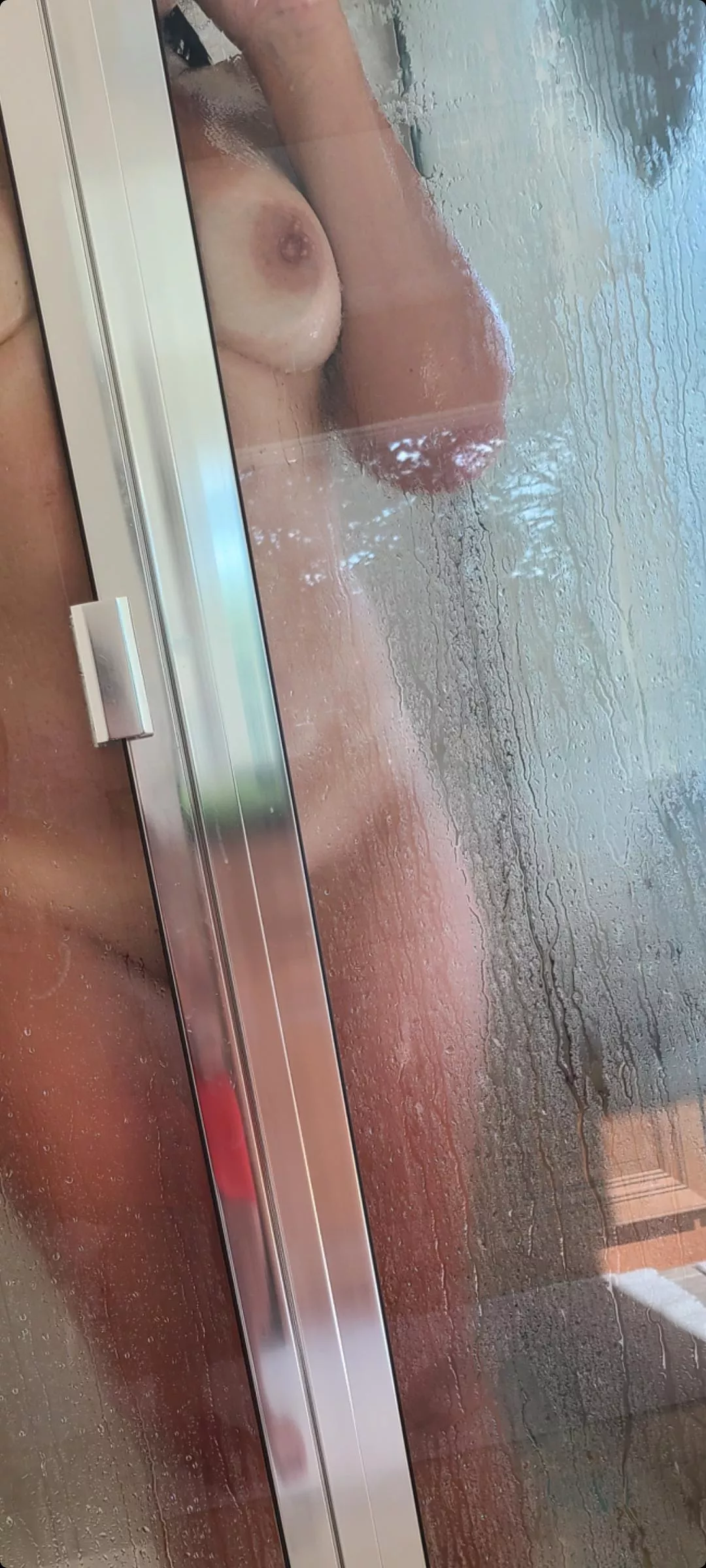 The wife showering this morning 😜💦 , what does yours look like showering posted by shynslutty247