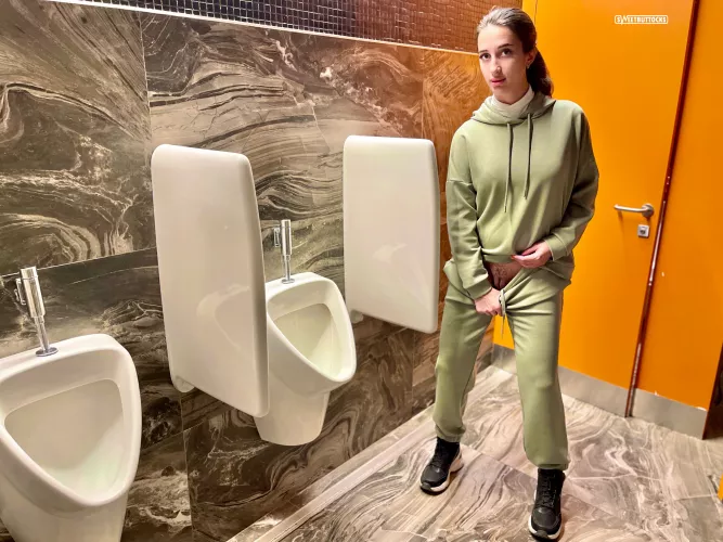 The women's toilet was busy! by sweetbuttockss