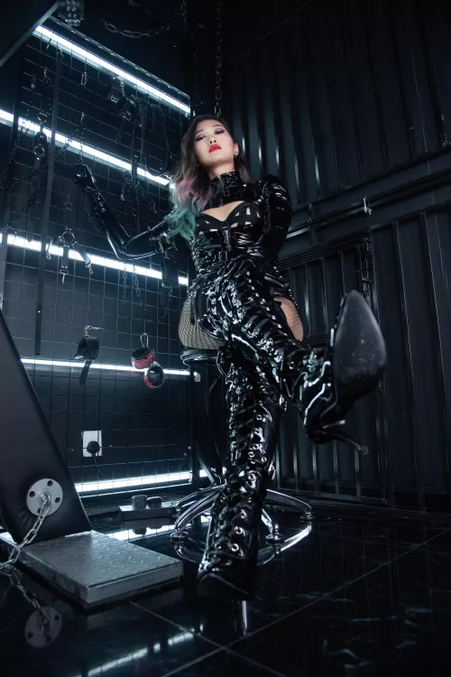 There are two type of human in the world: the Alpha women and the Beta men. by queencynthia666