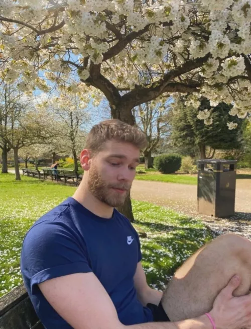 There is a giant ball of fire in the sky above Britain rn by jhpf01