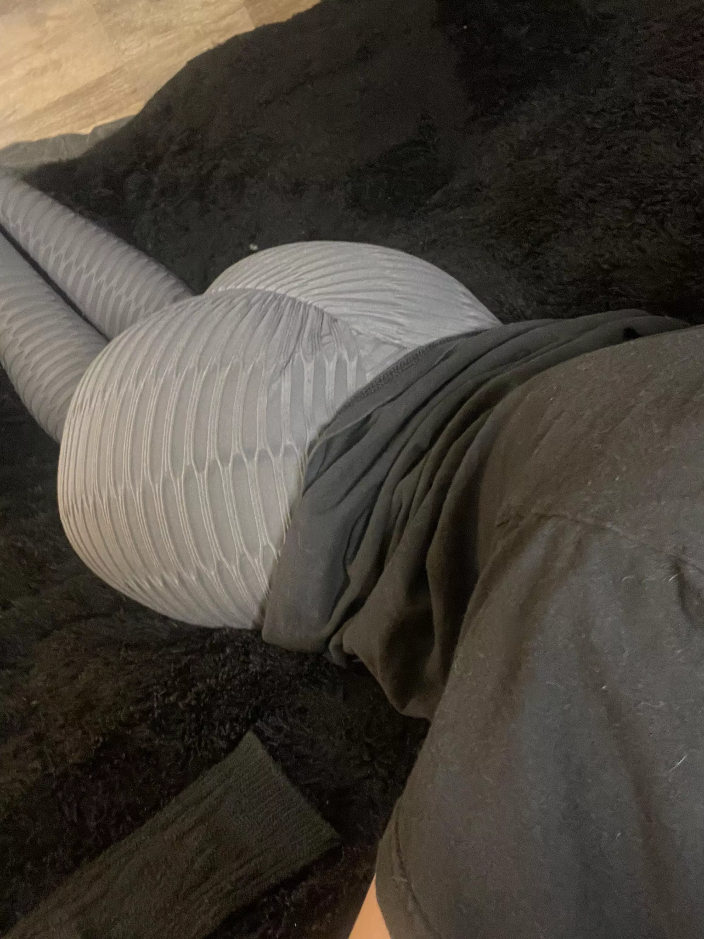 There’s leggings make my butt look so good 🤤 posted by krissybelle90