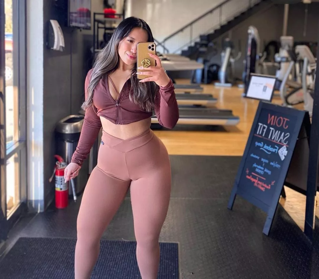 Theresa Quizon posted by bossforaday