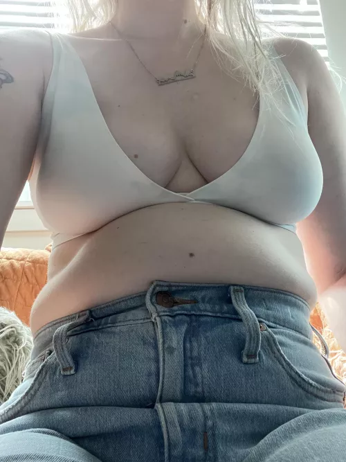 these jeans are well on their way to exiting my closet. 🤰 just need a few more hearty meals 😉 by curious-clever