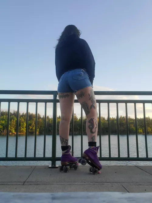 These legs were built by roller derby 🛼 by betty_mercury