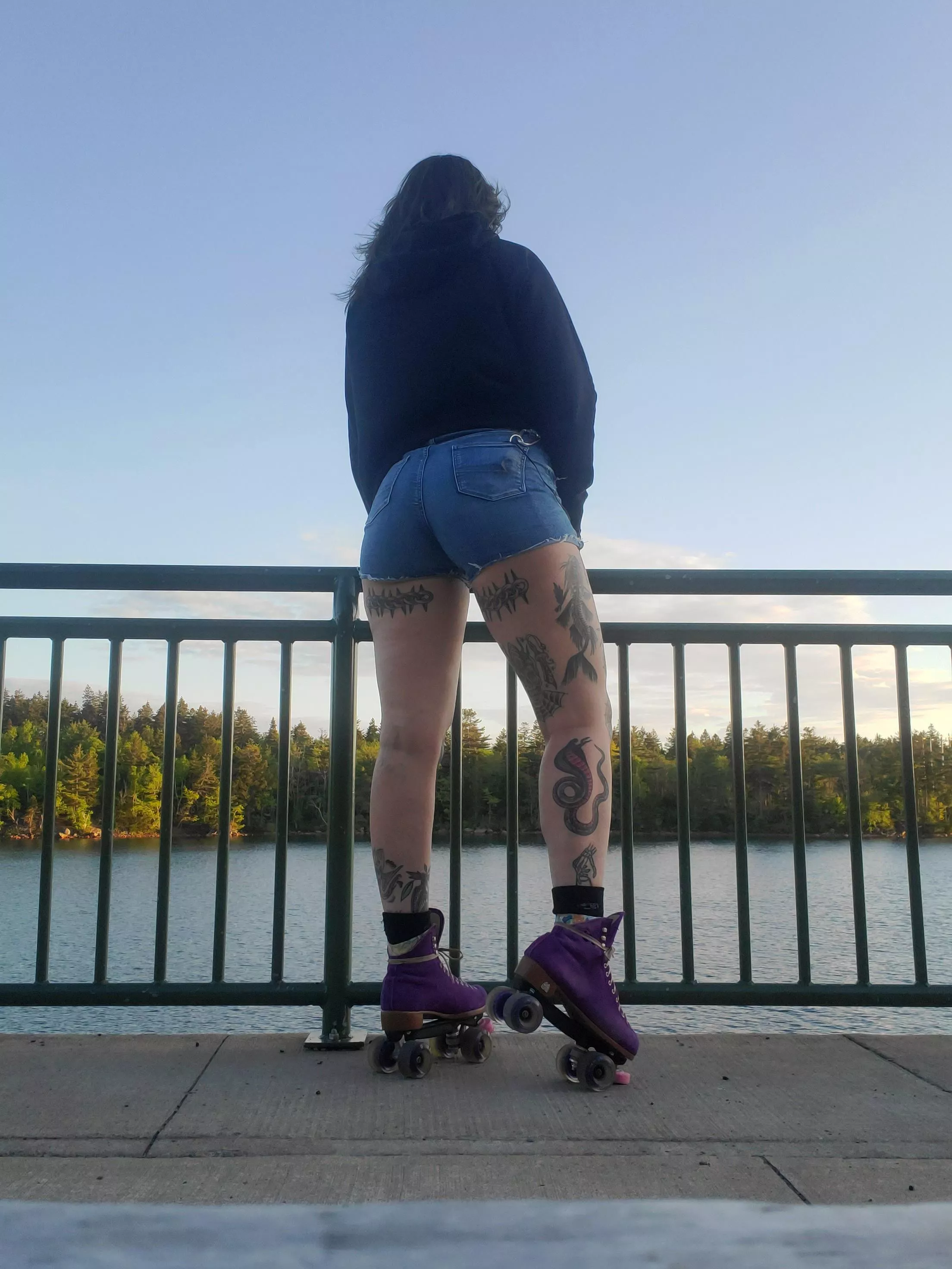 These legs were built by roller derby 🛼 posted by betty_mercury