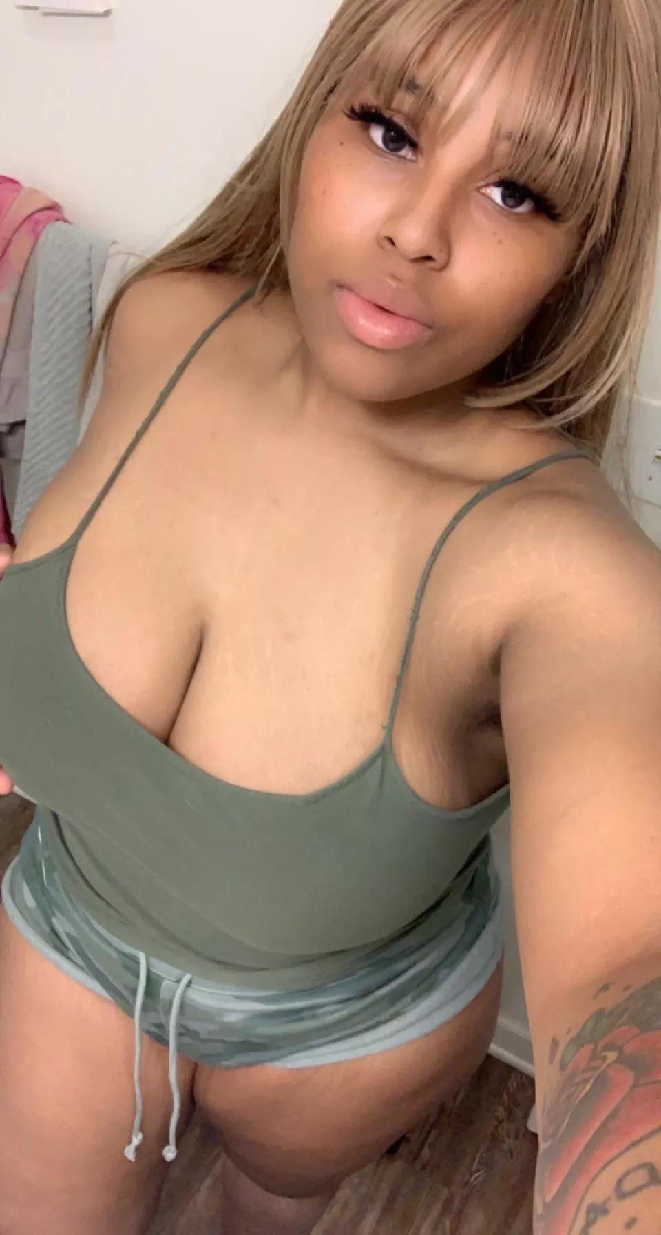 These lips posted by LatinaNinaa