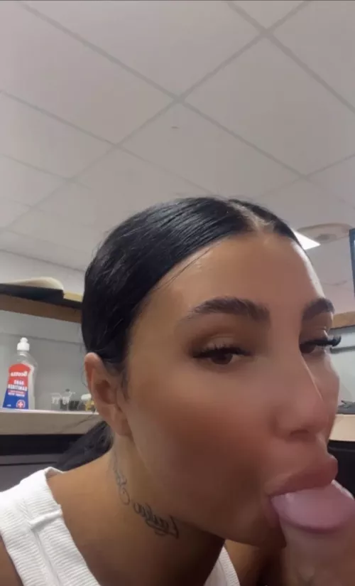 These lips were made for sucking… by Jazzaminnnxx