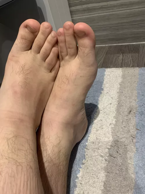These need moisturising. Come rub it in for me? 22 dms open by TrainerDeaco