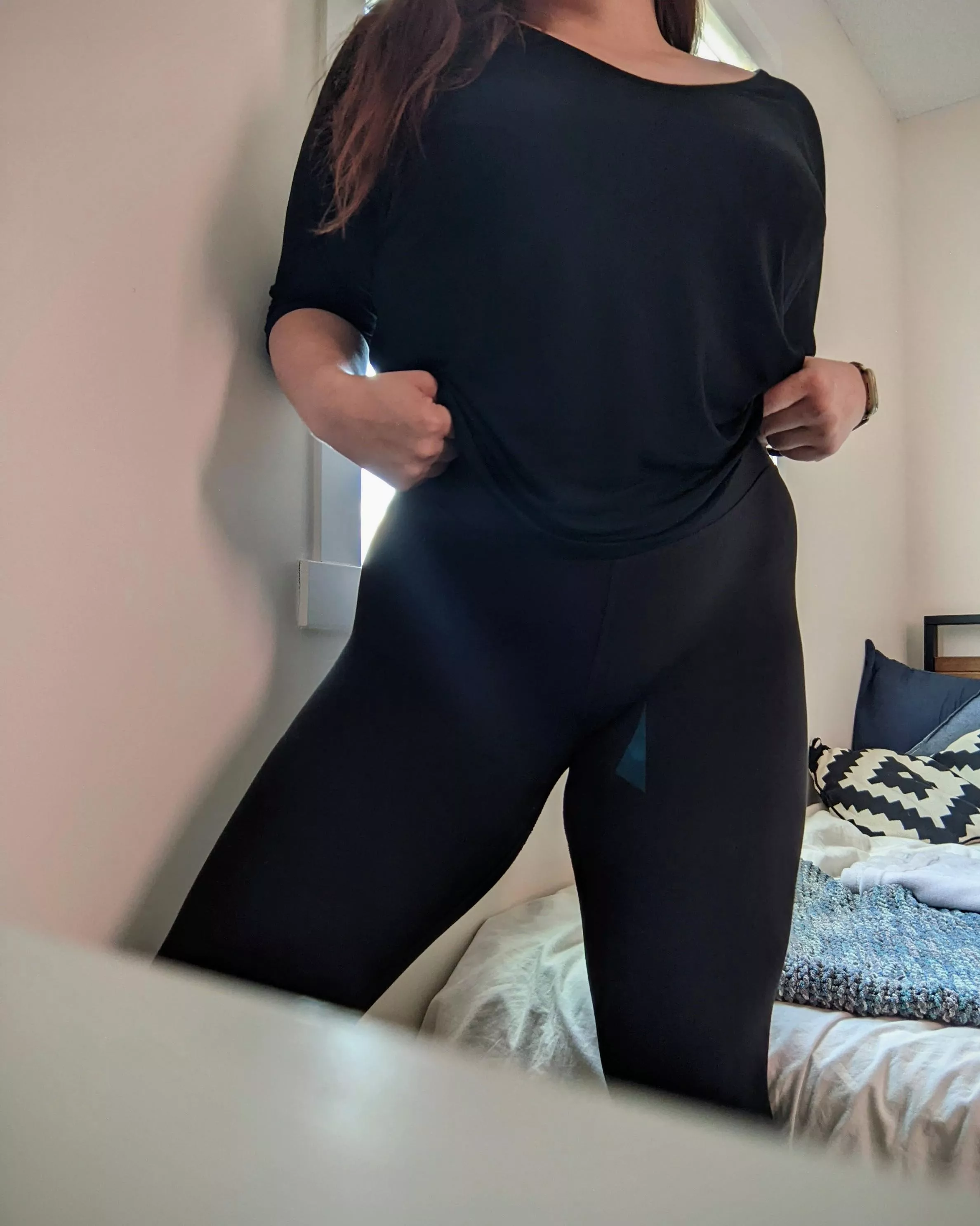 These pants really are a gift to curves ✌🏻✨ [F] posted by PorcelainPetalx