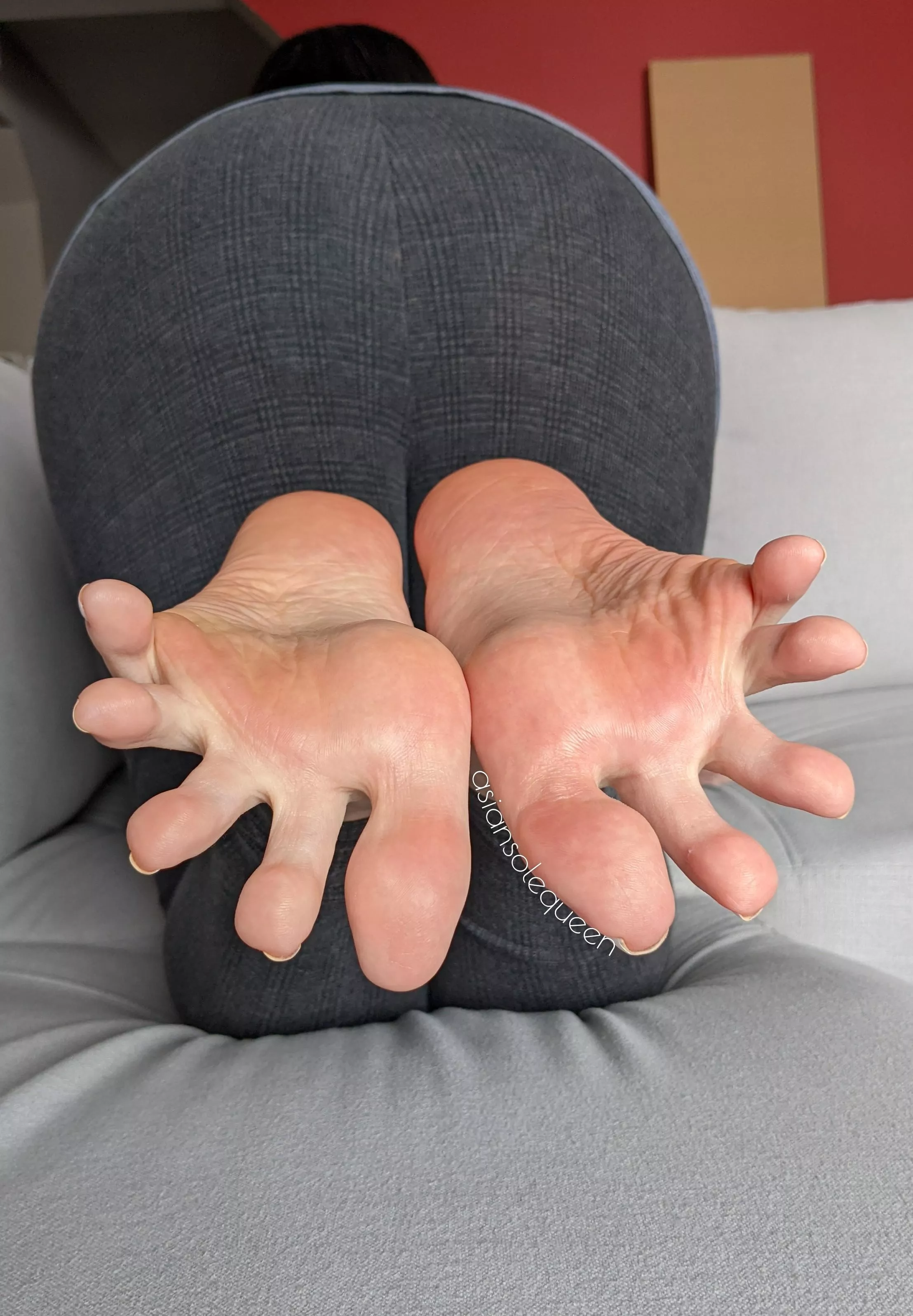 These size 9 soles are perfect for catching things 😉 posted by asiansolequeen