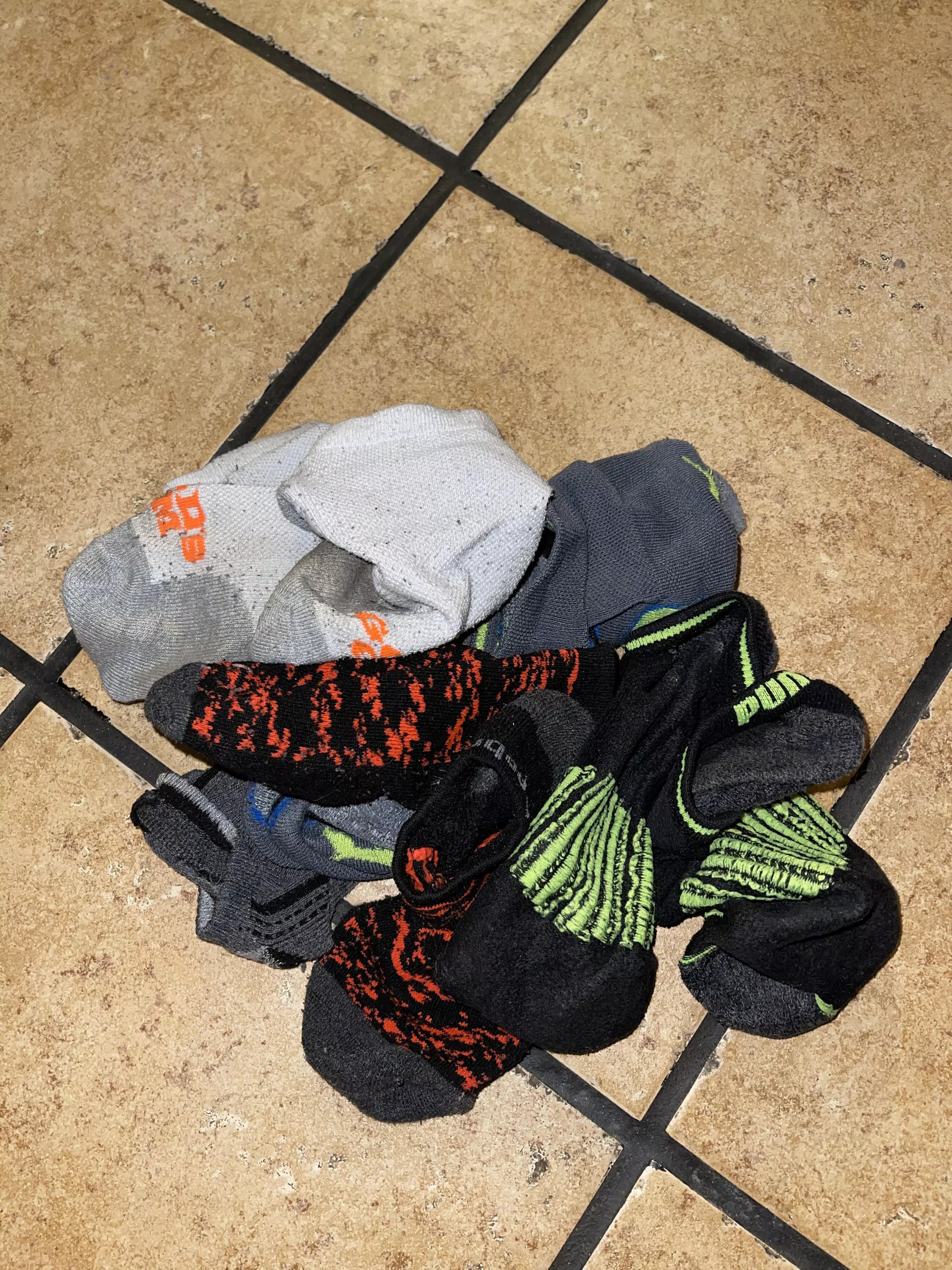 These socks reek, I’m debating if I wanna wear them all again this week or wash them. What do you guys think ? posted by sockdud3