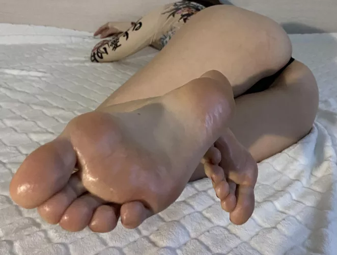 These velvet soles crave your touch, fulfill their desires🖤 by annaeinstein