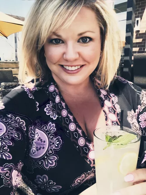 They can't all be nudes out there in redditland as hard as i try 🤣🤣...time for a Sunday funday 🍸 by jwezz82