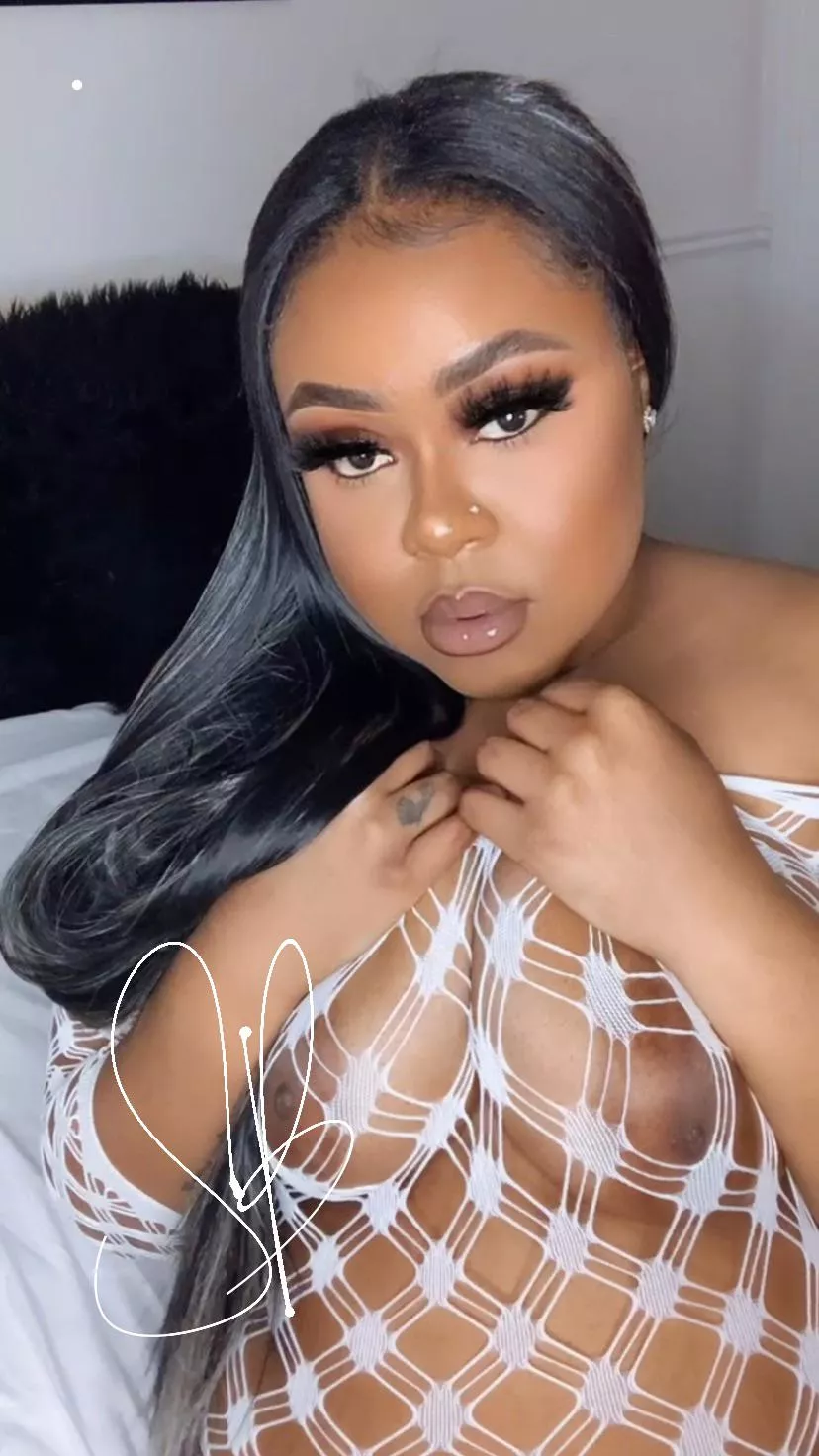 They make great pillows , wanna try ? 😏 posted by sbuddhaa