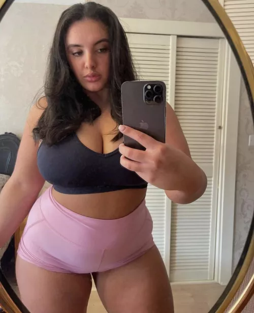 thick 🏴󠁧󠁢󠁳󠁣󠁴󠁿 by Excellent_Yogurt_925