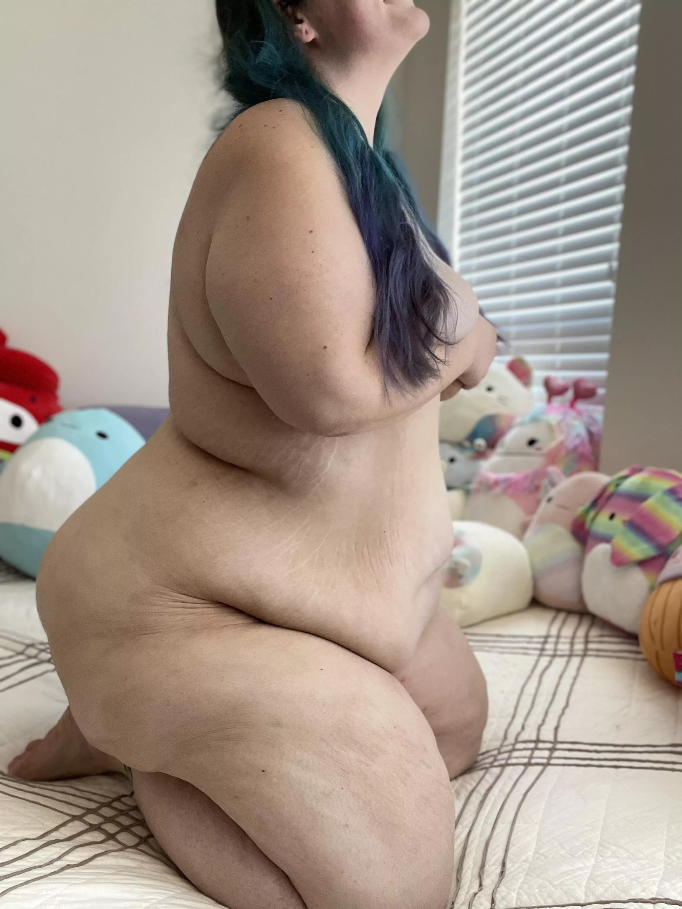 Thick all over 🥰 posted by xohellokitten