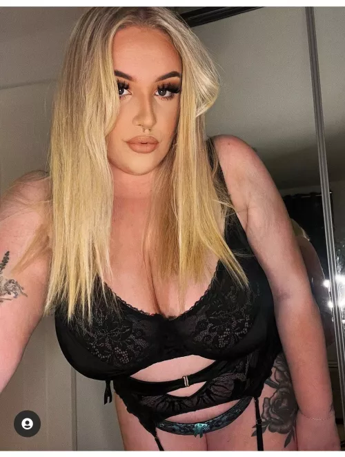 Thick chav. those tits 😍 by 77651234