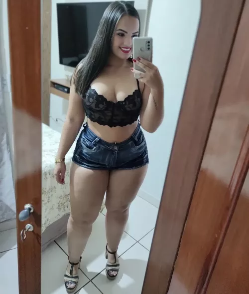 thick girl by dafitticris