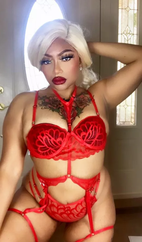 Thick mamazzz by ItsJuicyJulia