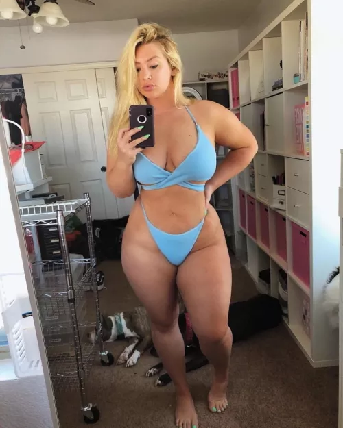 Thick Slut MOM built to FUCK. DM by momfan2