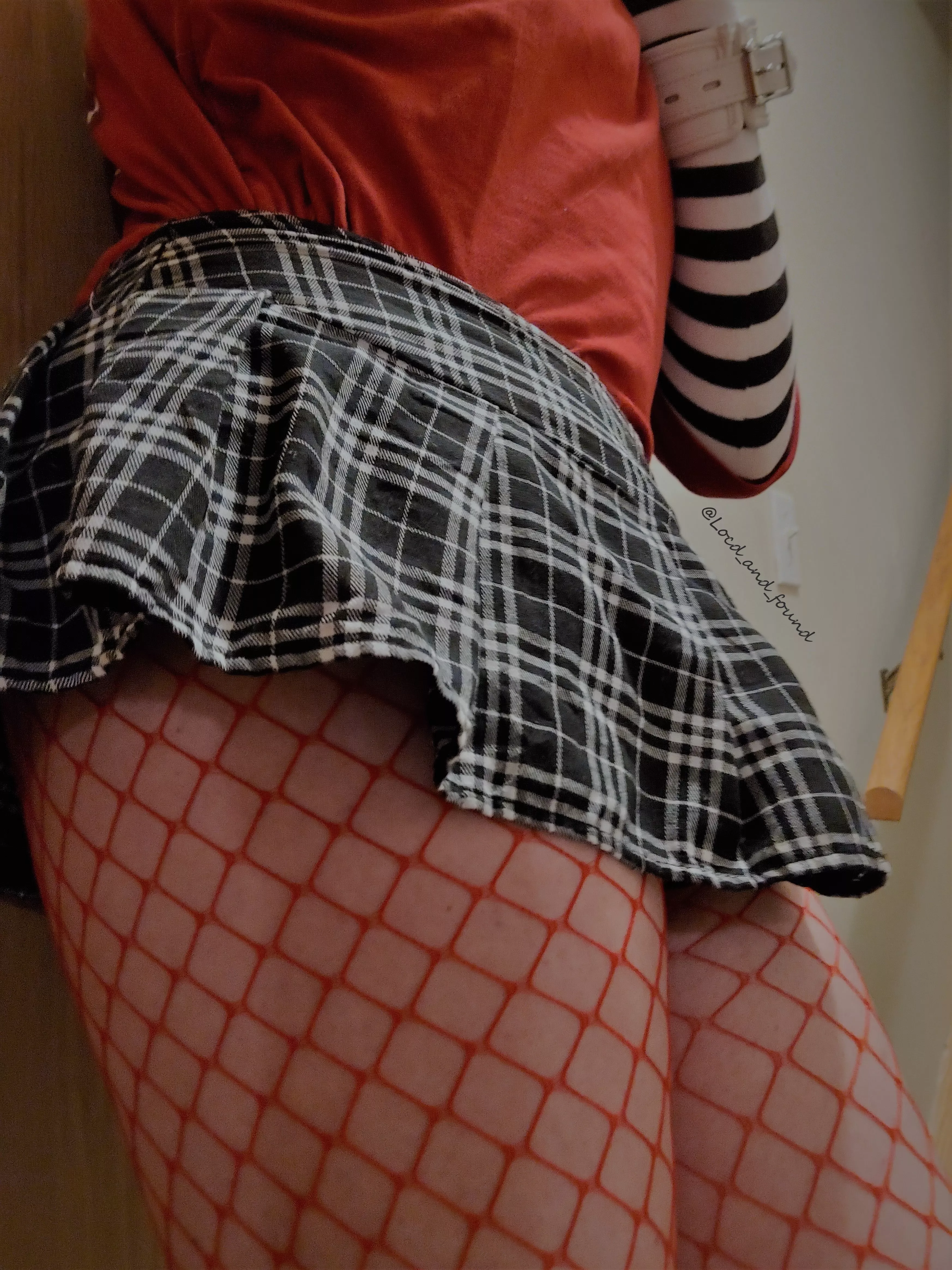 Thick Thighs Save Lives posted by shine_crime